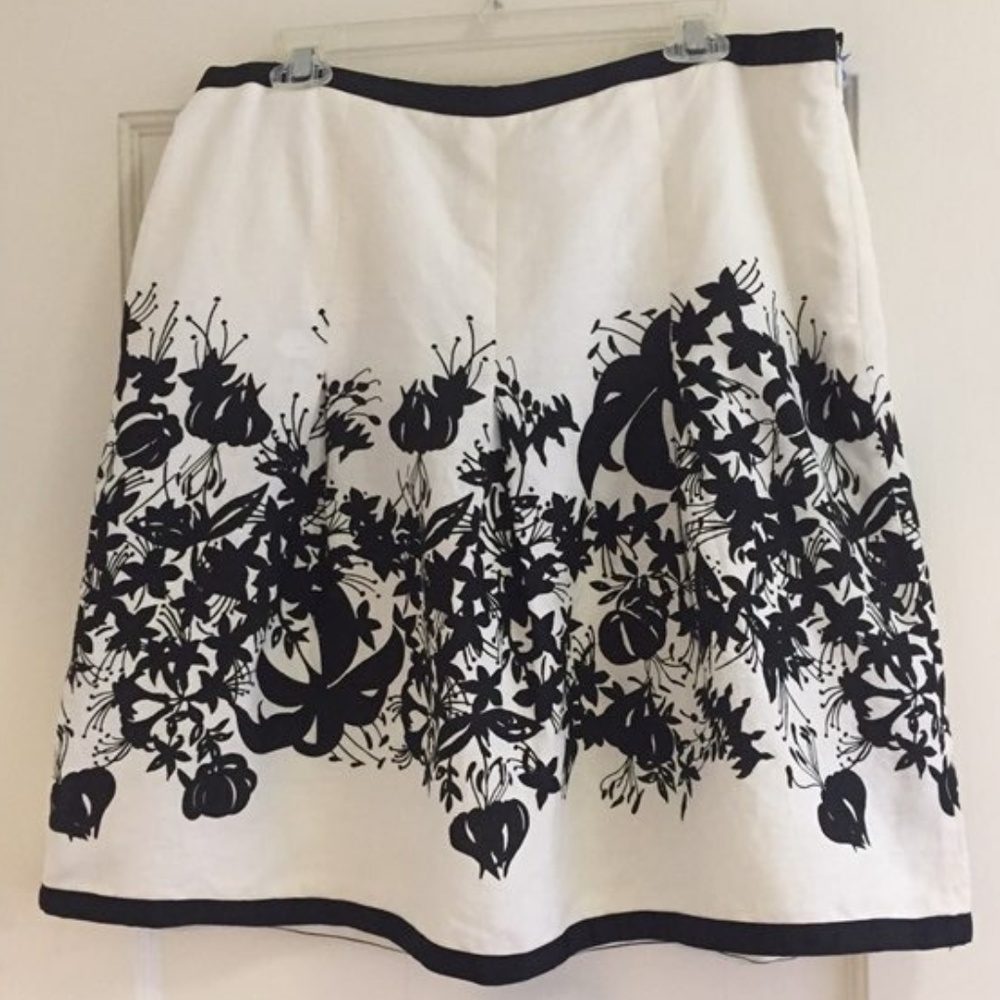 LOFT Black & White Floral Skirt - 14